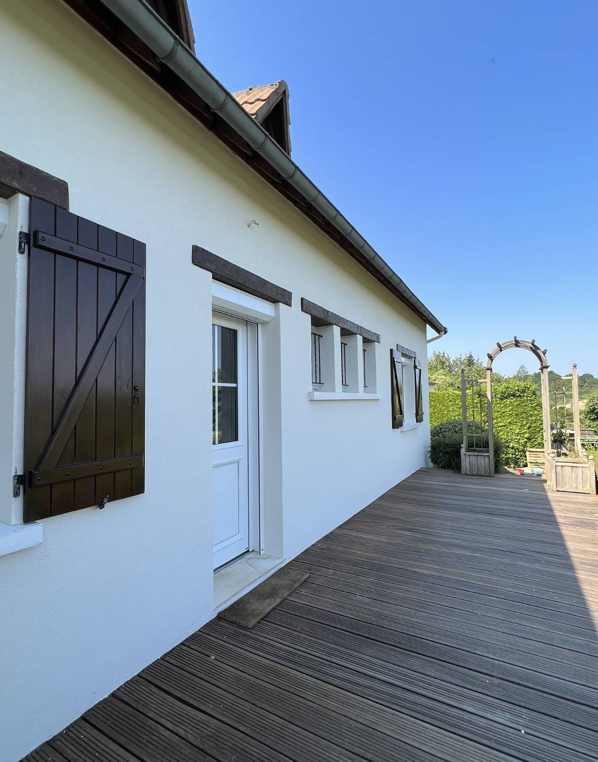 Ravalement de façade professionnel pour une façade revitalisée à Saint-Louis proche d&#8217;Illzach et Colmar Wittenheim